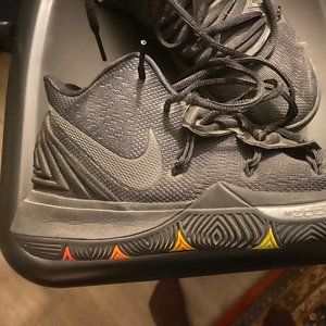 Nike Kyree 5 Sneaker Neon Sole Mens 7.5